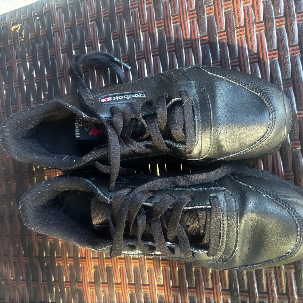 Reebok Men’s Black Lace-Up Athletic Sneakers